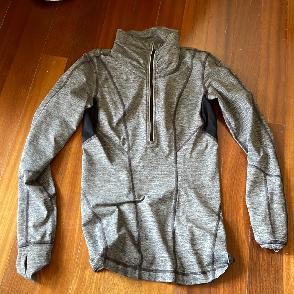Long sleeve lululemon grey half zip. Size 6